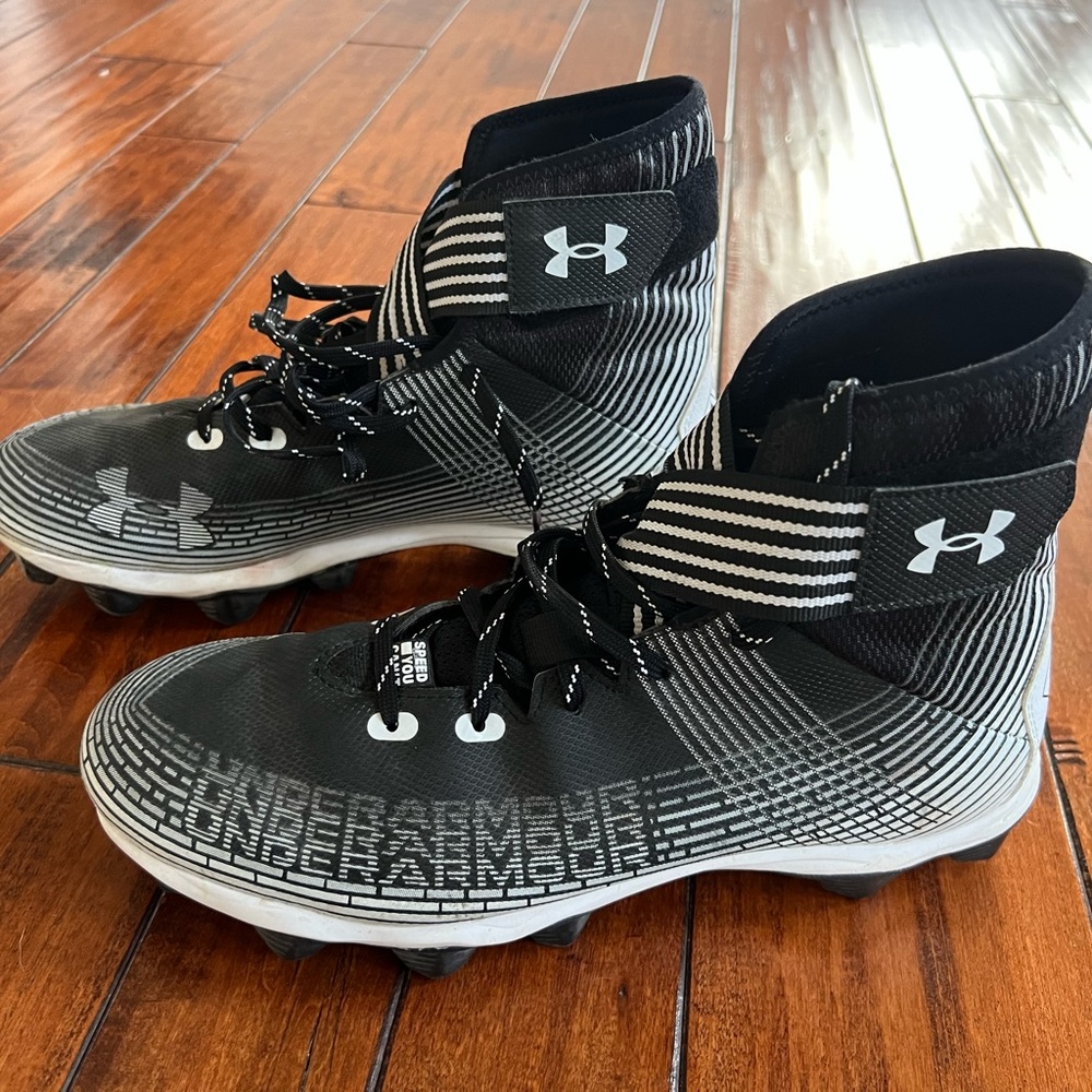 Under Armour Men's Highlight Franchise Football Cleats